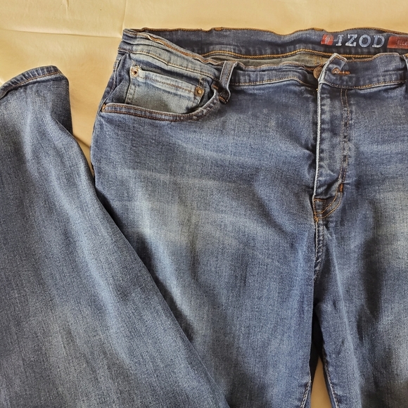 Mens Izod Jeans Relaxed Fit 42x32 - Picture 3 of 8